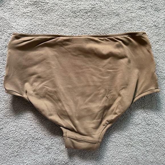 SEAFOLLY: Peekaboo Side Bikini - Picture 8 of 9